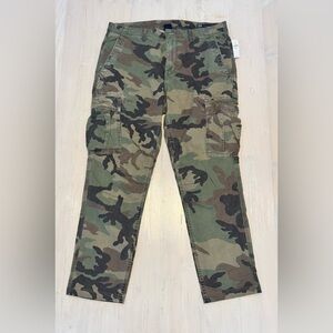 GAP Camo Cargo Pants - Classic Green Woodland Print